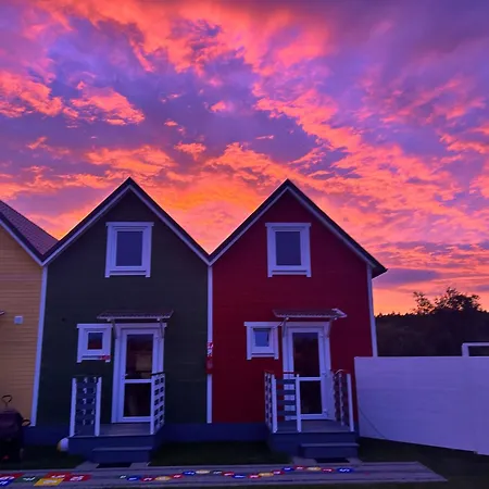 Kolorowy Balia Z Hydromasazem W Tarasie Na Wylacznosc