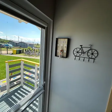 Kolorowy Balia Z Hydromasazem W Tarasie Na Wylacznosc Prázdninový dům