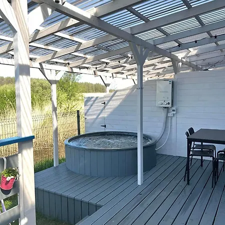 Kolorowy Balia Z Hydromasazem W Tarasie Na Wylacznosc Holiday home