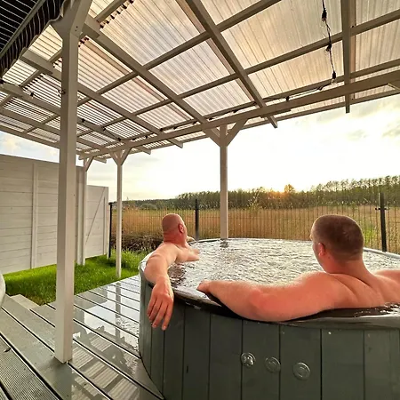 Kolorowy Balia Z Hydromasazem W Tarasie Na Wylacznosc Prázdninový dům