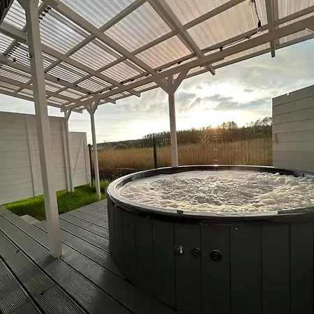 Kolorowy Balia Z Hydromasazem W Tarasie Na Wylacznosc *