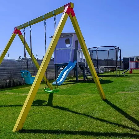 Kolorowy Balia Z Hydromasazem W Tarasie Na Wylacznosc * Kopań