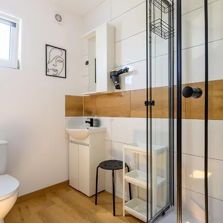 Kolorowy Balia Z Hydromasazem W Tarasie Na Wylacznosc