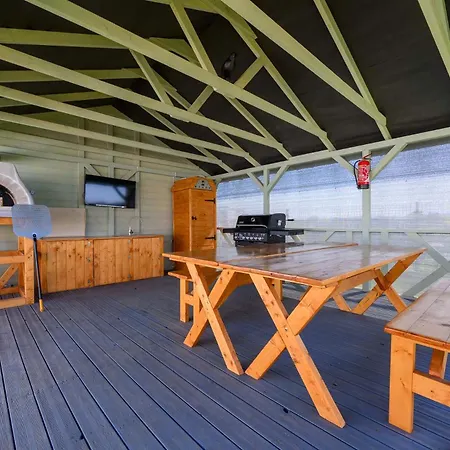 Kolorowy Balia Z Hydromasazem W Tarasie Na Wylacznosc * Kopań