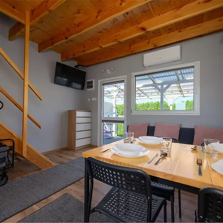 Kolorowy Balia Z Hydromasazem W Tarasie Na Wylacznosc Casa vacanze Kopań