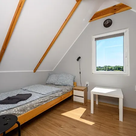 Kolorowy Balia Z Hydromasazem W Tarasie Na Wylacznosc Kopań