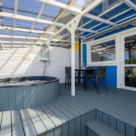 Kolorowy Balia Z Hydromasazem W Tarasie Na Wylacznosc Prázdninový dům Kopań