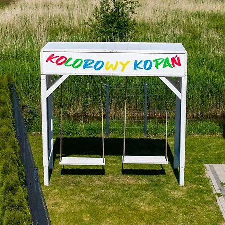 Kolorowy Balia Z Hydromasazem W Tarasie Na Wylacznosc